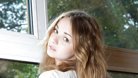 Stunning Ukrainian babe Jeff Milton flaunts her big booty & her yummy pussy