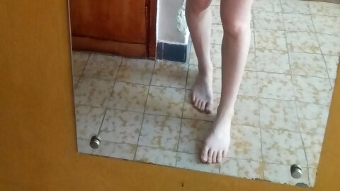 Pale and petite, do you like it?