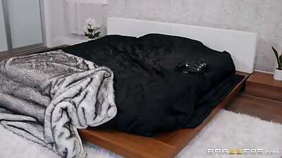 katja gives a footjob in her pantyhose